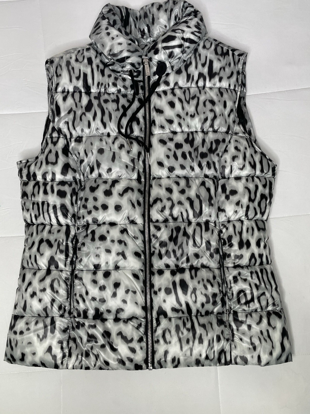 Calvin Klein Women’s M Gray Black Leopard Print Puffer Vest